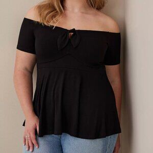 Torrid Black Babydoll Super Soft Tie-Front Off-Shoulder Top in Size 4 (26)
